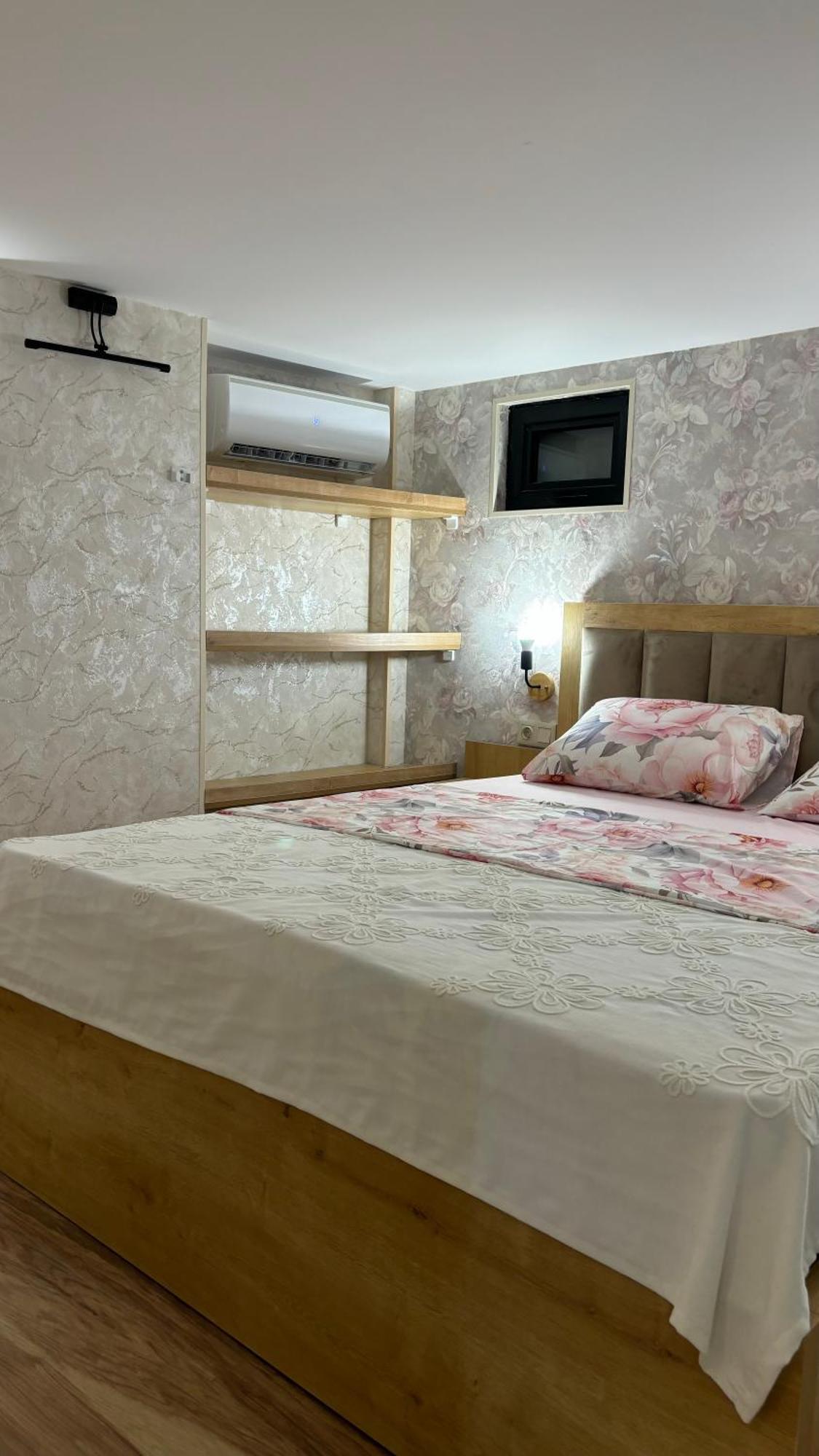 Made With Love Apartment Tbilisi Bagian luar foto