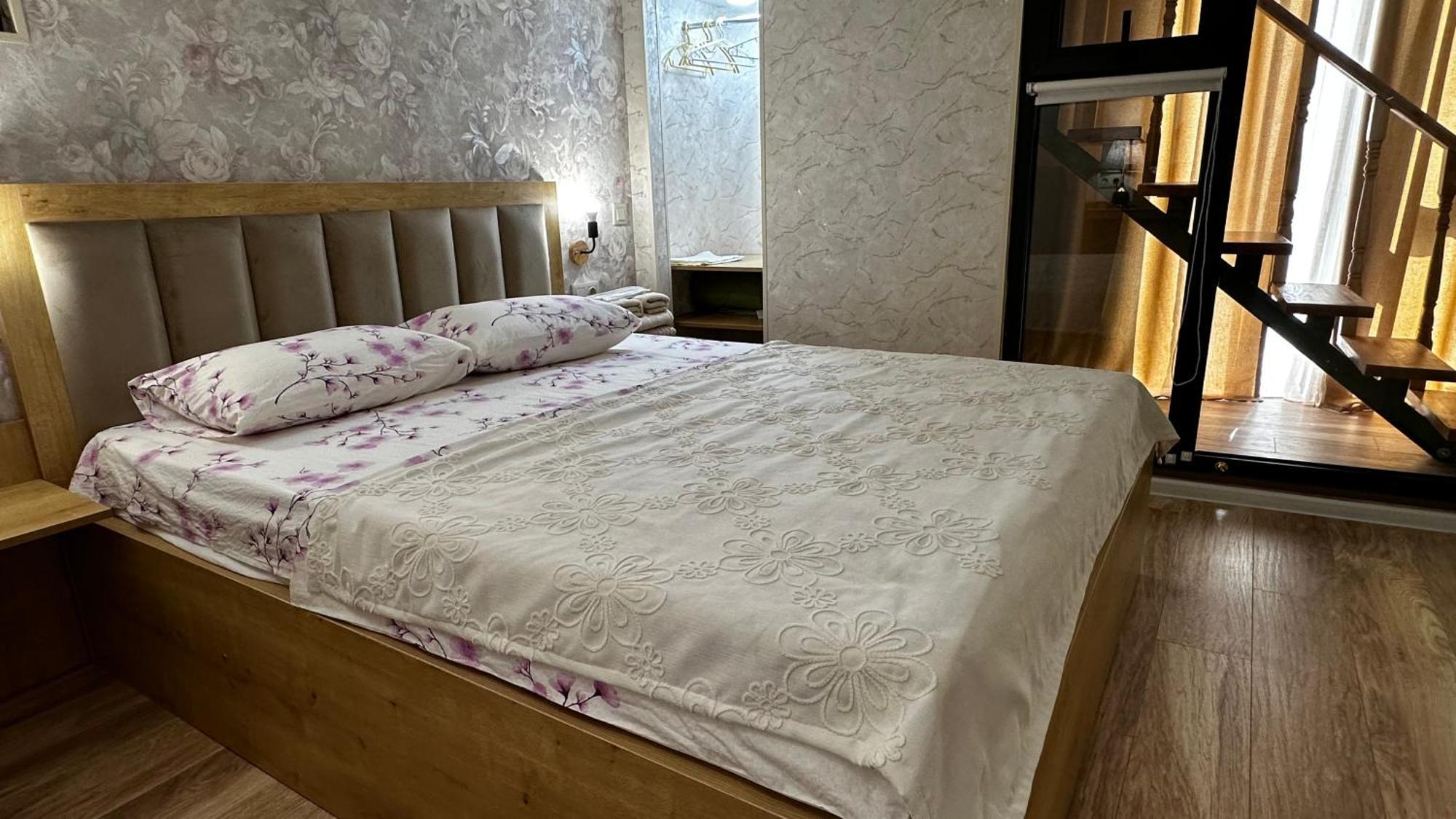 Made With Love Apartment Tbilisi Bagian luar foto